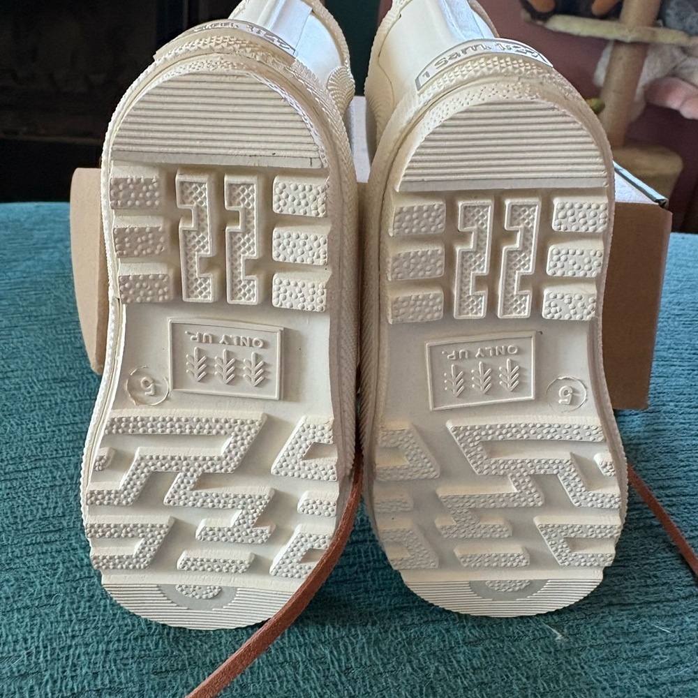 Kids Cream Chelsea Rain Boot - Picture 7 of 11